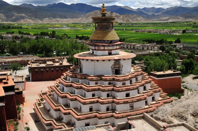 Pelkor Chode Monastery.jpg