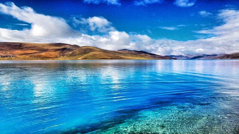 Yamdrok Lake.jpg