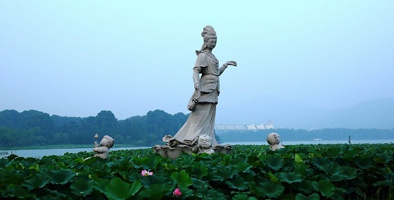 Xuanwu Lake.jpg